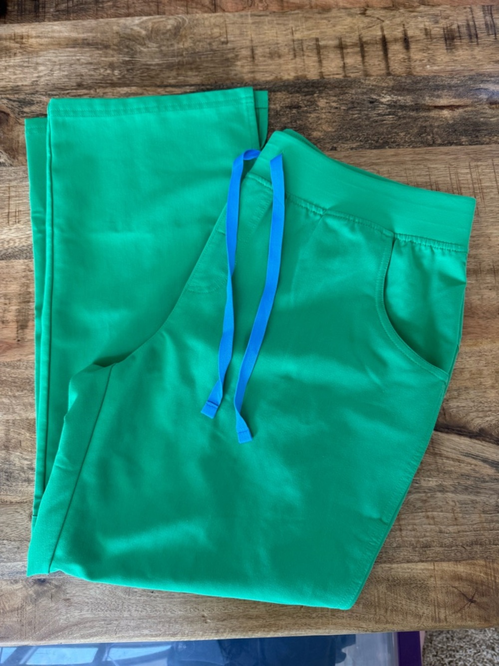 Figs Emerald Kade Cargo